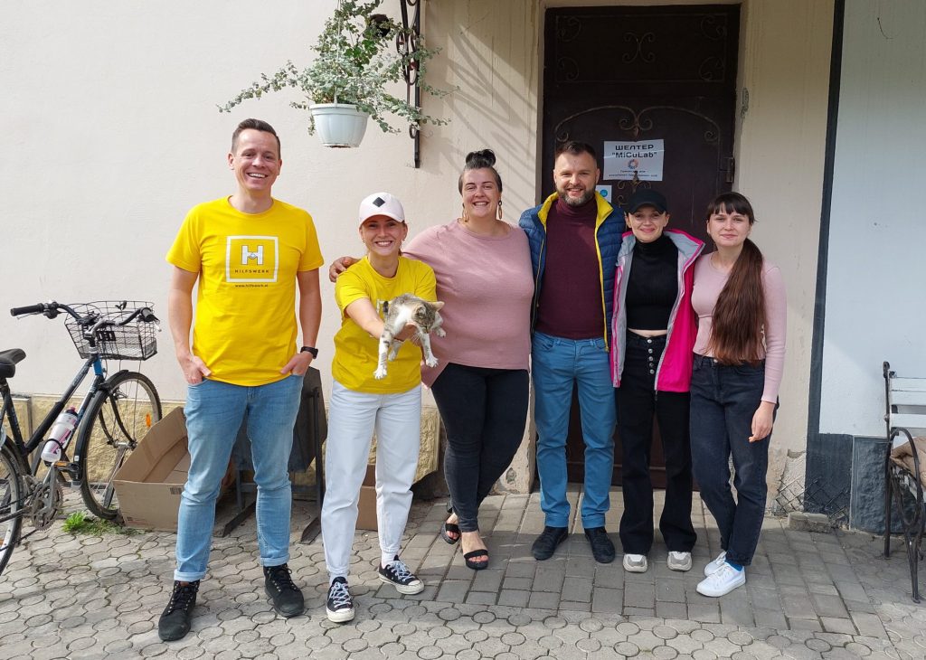 Hilfswerk International. Допомога, щоб вистояти й вибороти