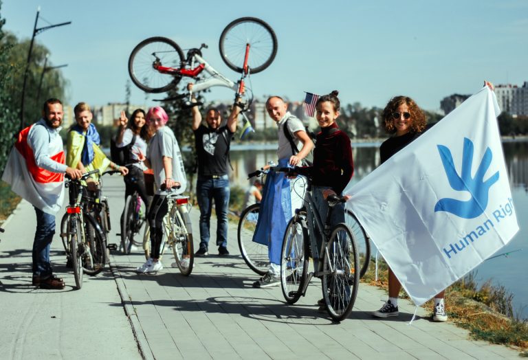 Підтримай мир: молоді люди розпочинають всеукраїнський діалог до Дня Миру